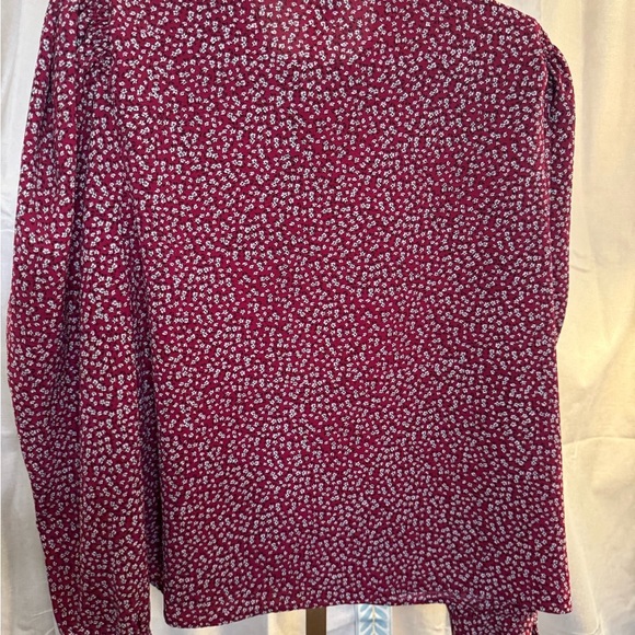 CeCe Women's L Long Sleeve Button-Down Red Floral Blouse with Collar - Picture 7 of 8